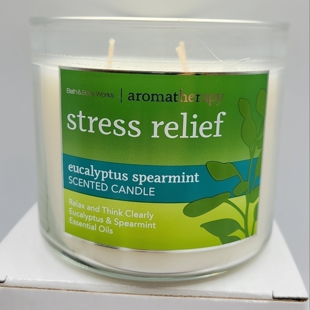 Bath & Body works stress relief eucalyptus spearmint 3 wick candle